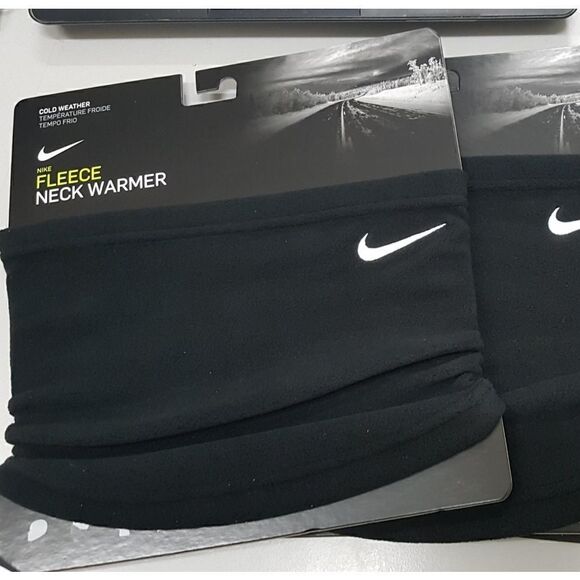 Nike Tech Fleece Pack Neck Warmer Black White Unisex Embroidered Swoosh Logo New - Picture 3 of 3